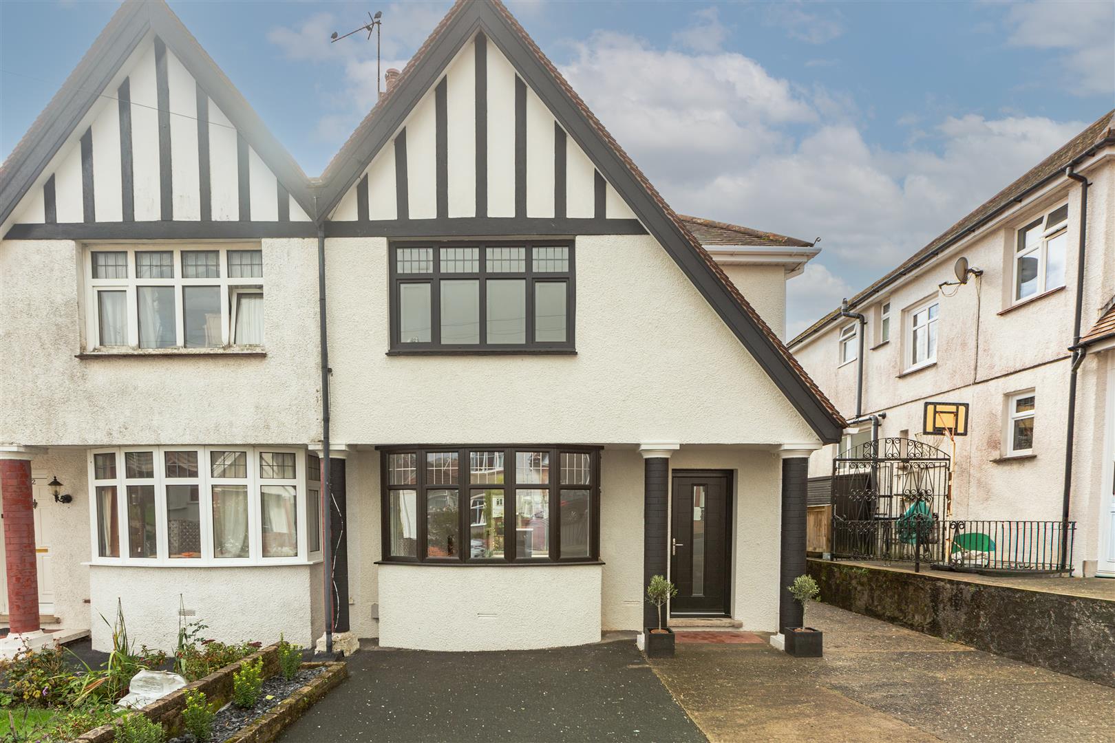 Dunraven Road, Sketty, Swansea, SA2 9LG